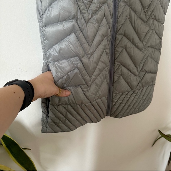 Electric Yoga Ultra Light Grey Vest Size S - Picture 5 of 6
